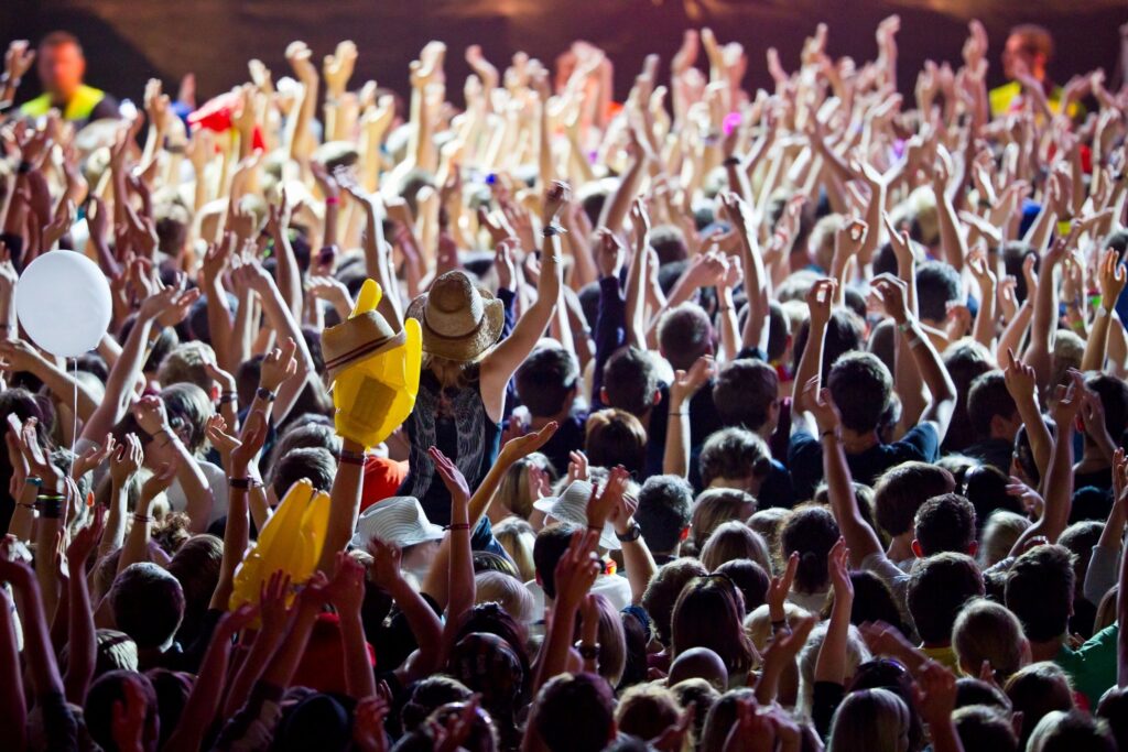 10 Incredible Crowd Participation Moments